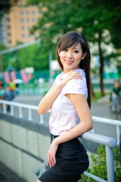 叶子楣女机器人